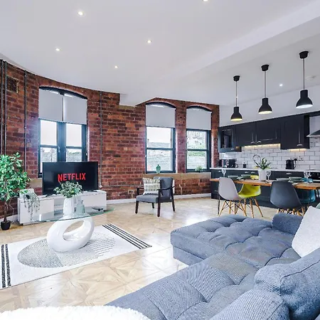 Luxury 2 King Beds In Centre Лідс