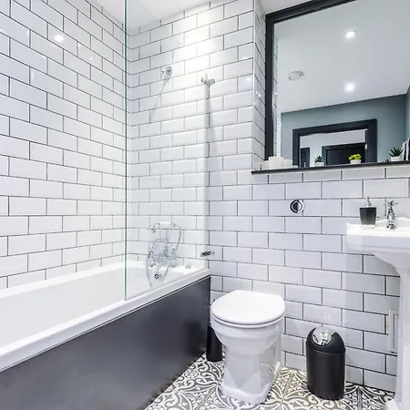 Luxury 2 King Beds In Centre *