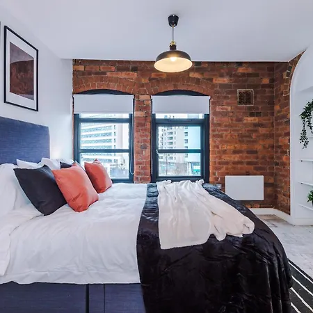 Luxury 2 King Beds In Centre *