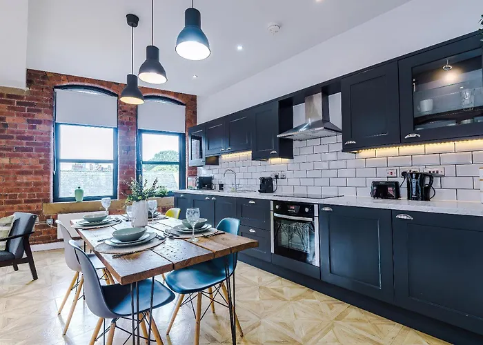 Luxury 2 King Beds In Centre *