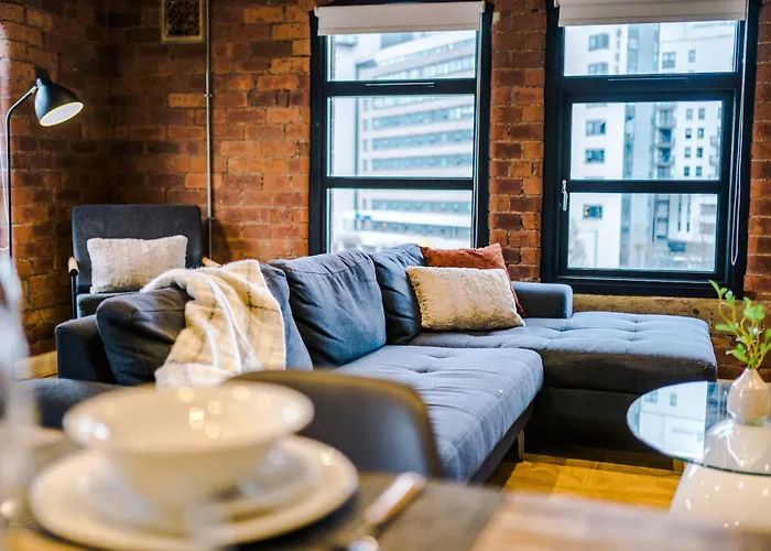 Luxury 2 King Beds In Centre *