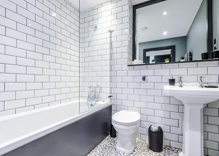 Luxury 2 King Beds In Centre *