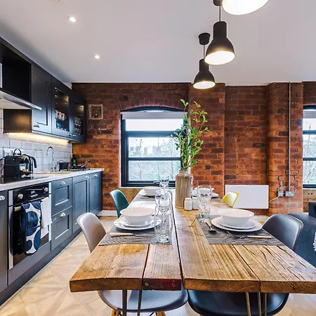 Luxury 2 King Beds In Centre