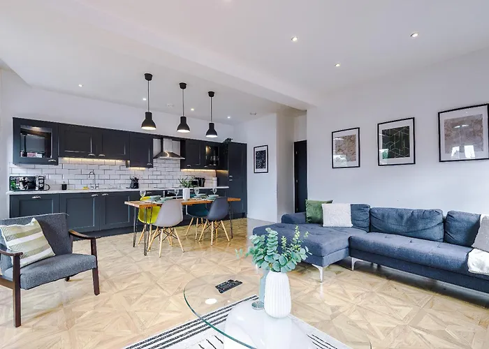 Luxury 2 King Beds In Centre * Лидс